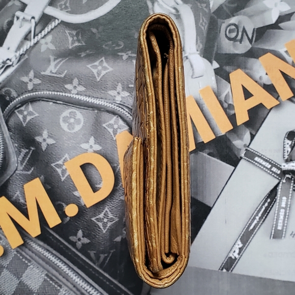 PRADA Genuine Crocodile Wallet - Picture 9 of 16